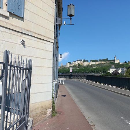 Agreable Maison De Ville Au Coeur De Chinon Bagian luar foto